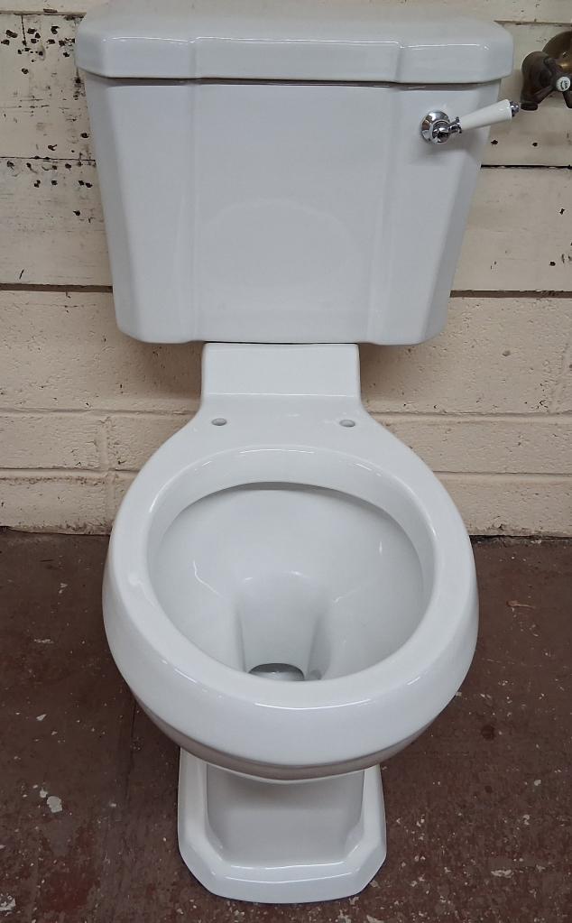 <p>Cut cornered closed coupled toilet and cistern</p>